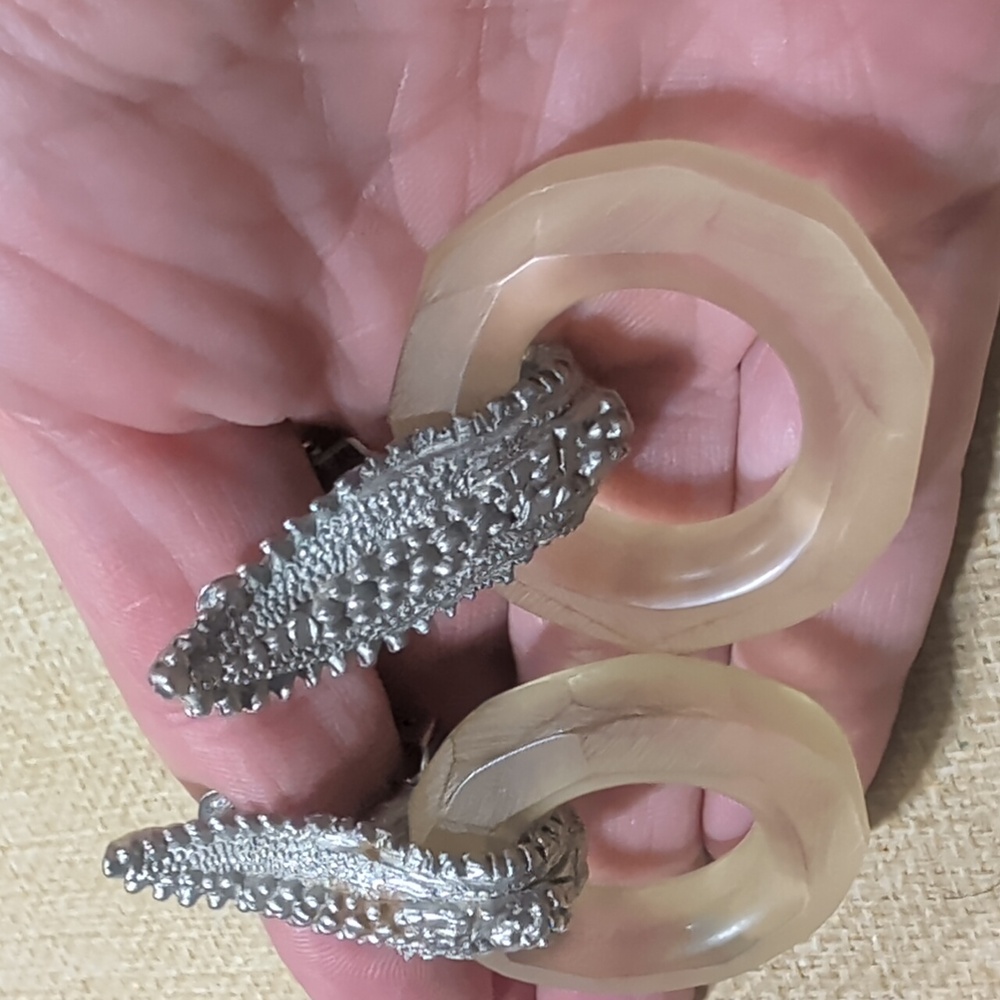 80s Vintage RJ Graziano Chunky Frosted Lucite Silver Statement Drop Clip Earring - Picture 5 of 9